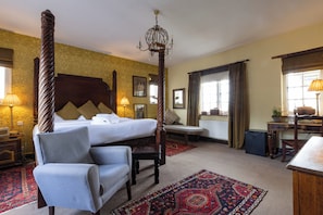 Egyptian cotton sheets, premium bedding, individually decorated, desk