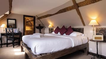 ๋๋ญ์ค๋ฃธ (Luxury Bed and Breakfast) | ์ด์งํธ์ฐ ๋ฉด ์ํธ, ๊ณ ๊ธ ์นจ๊ตฌ, ๊ฐ๊ฐ ๋ค๋ฅธ ์คํ์ผ์ ์ธํ
๋ฆฌ์ด, ์ฑ
์