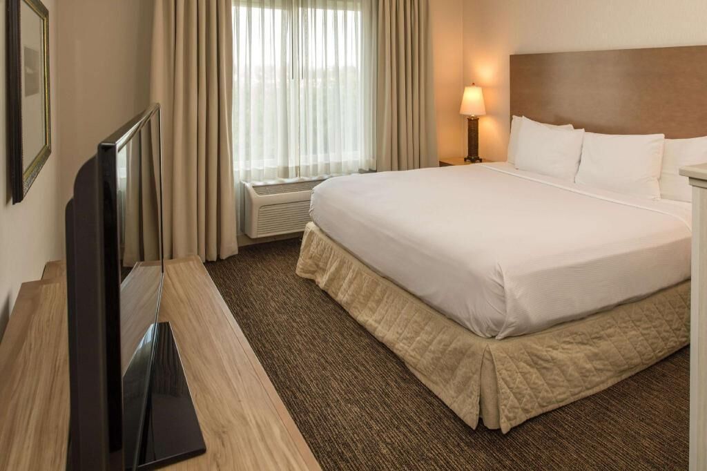 Pillowtop beds, desk, laptop workspace, iron/ironing board