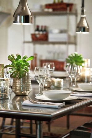 Breakfast, lunch, dinner served; Mediterranean cuisine - World Golf Village Renaissance St. Augustine Resort (St. Augustine)