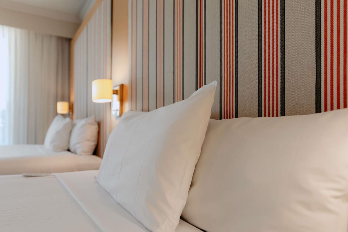 Coffres-forts dans les chambres, bureau, chambres insonorisées