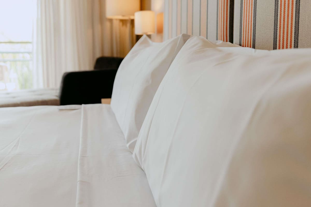 In-room safe, desk, soundproofing, iron/ironing board