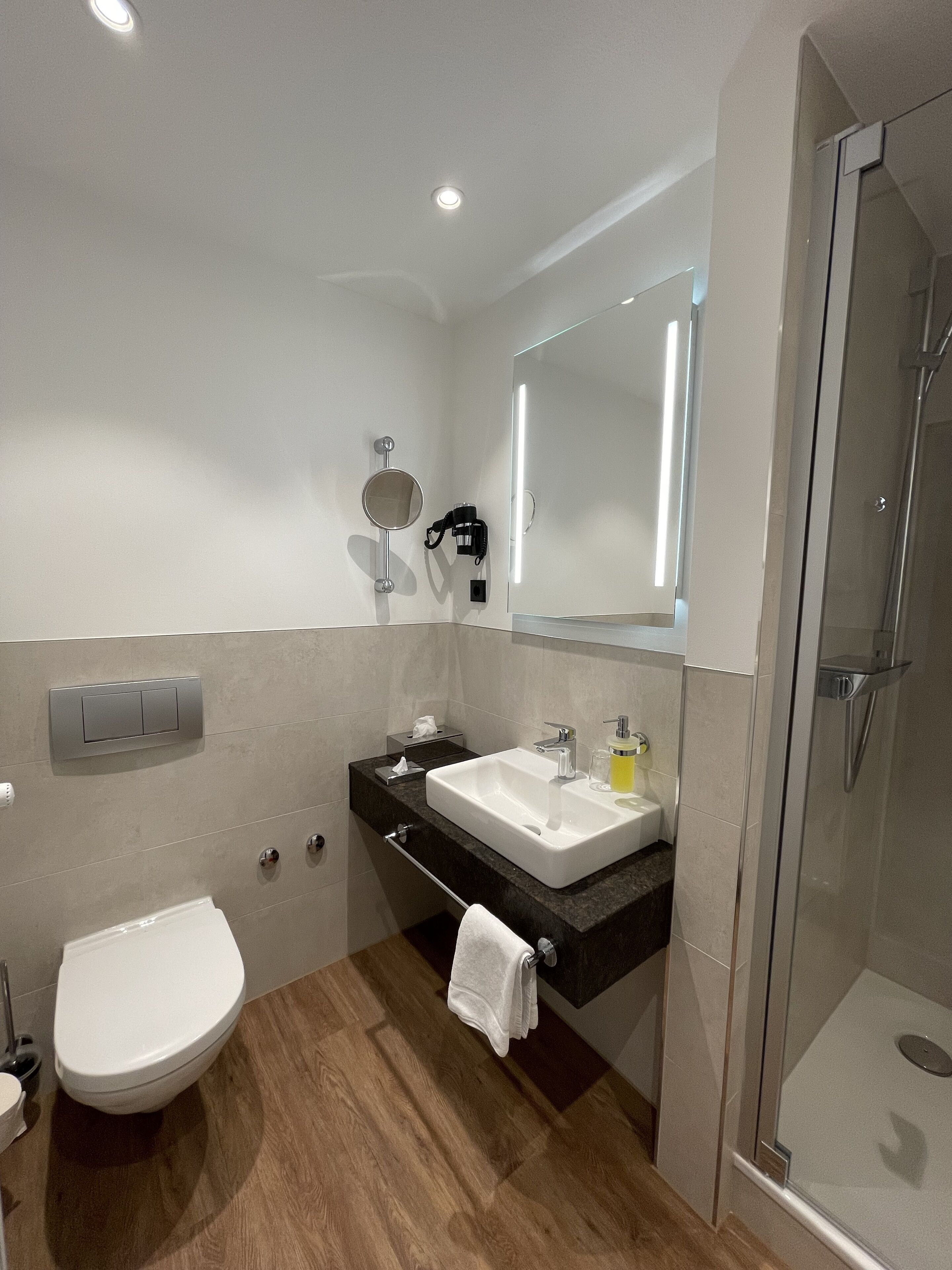 comfort double room single use | bathroom | shower, free toiletries, hair dryer, towels