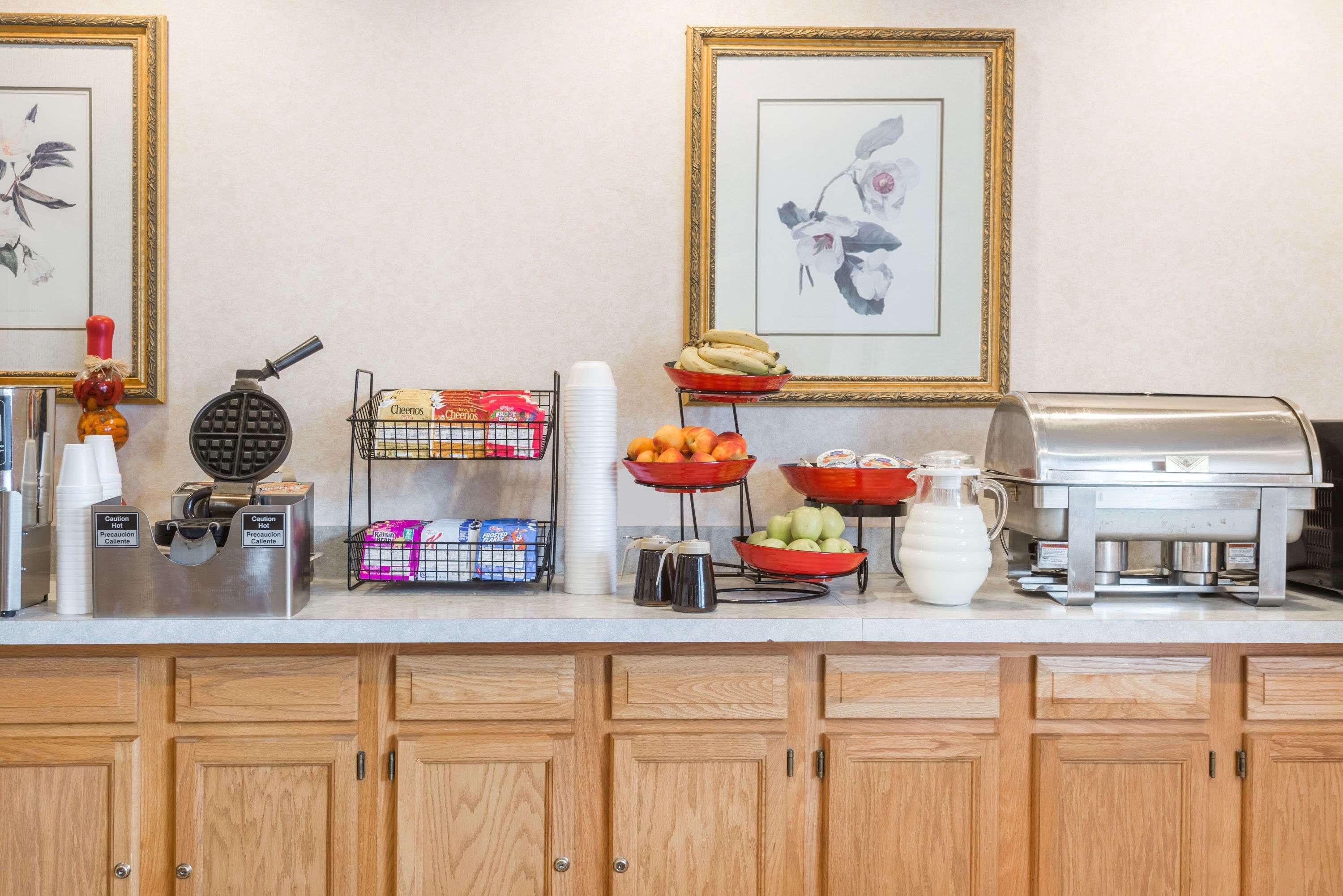 free daily continental breakfast