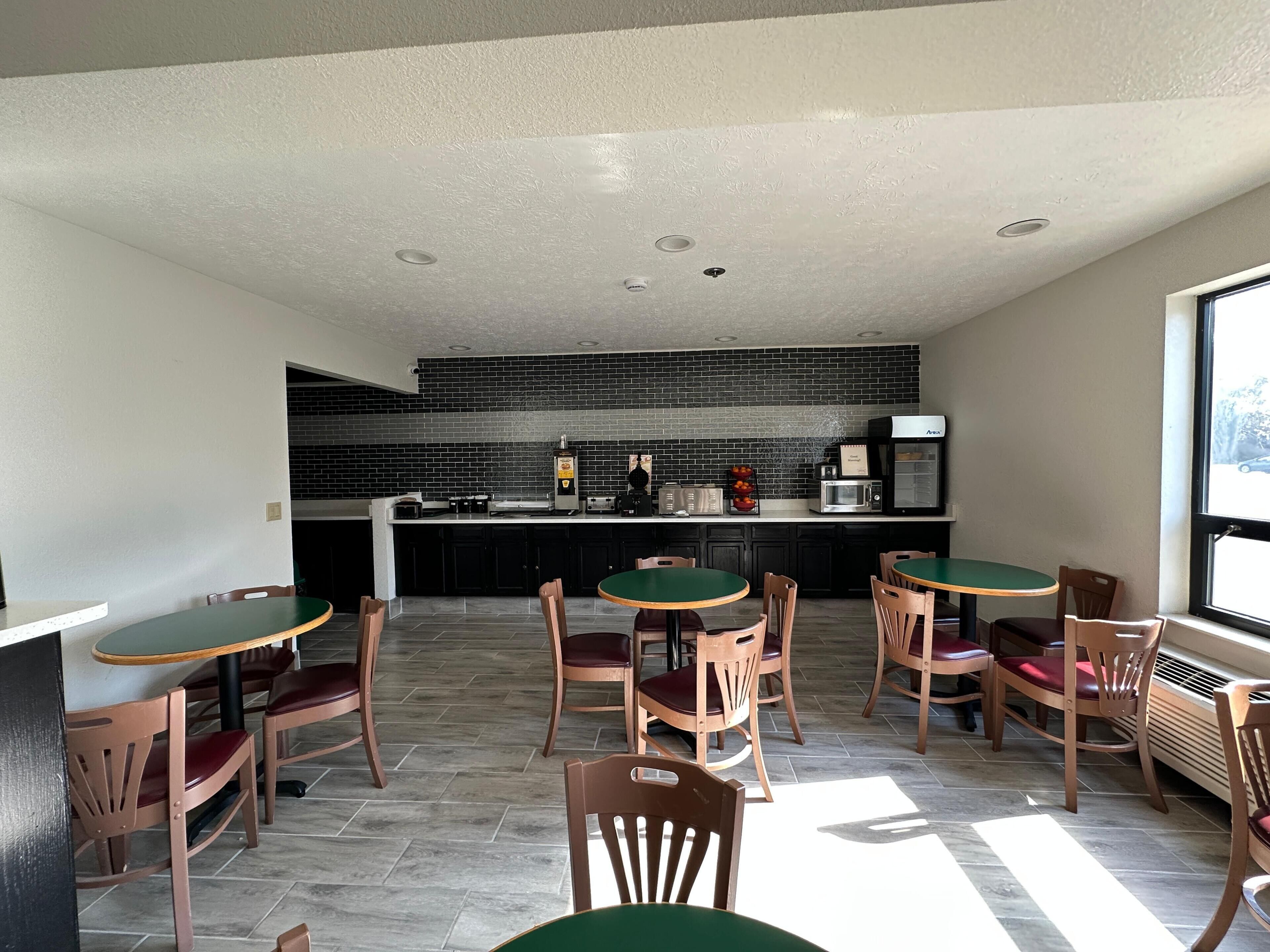 فطور أوروبي مجانًا يوميًا