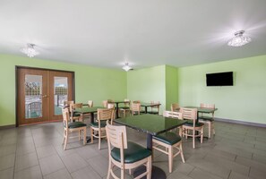 Buffet déjeuner gratuit