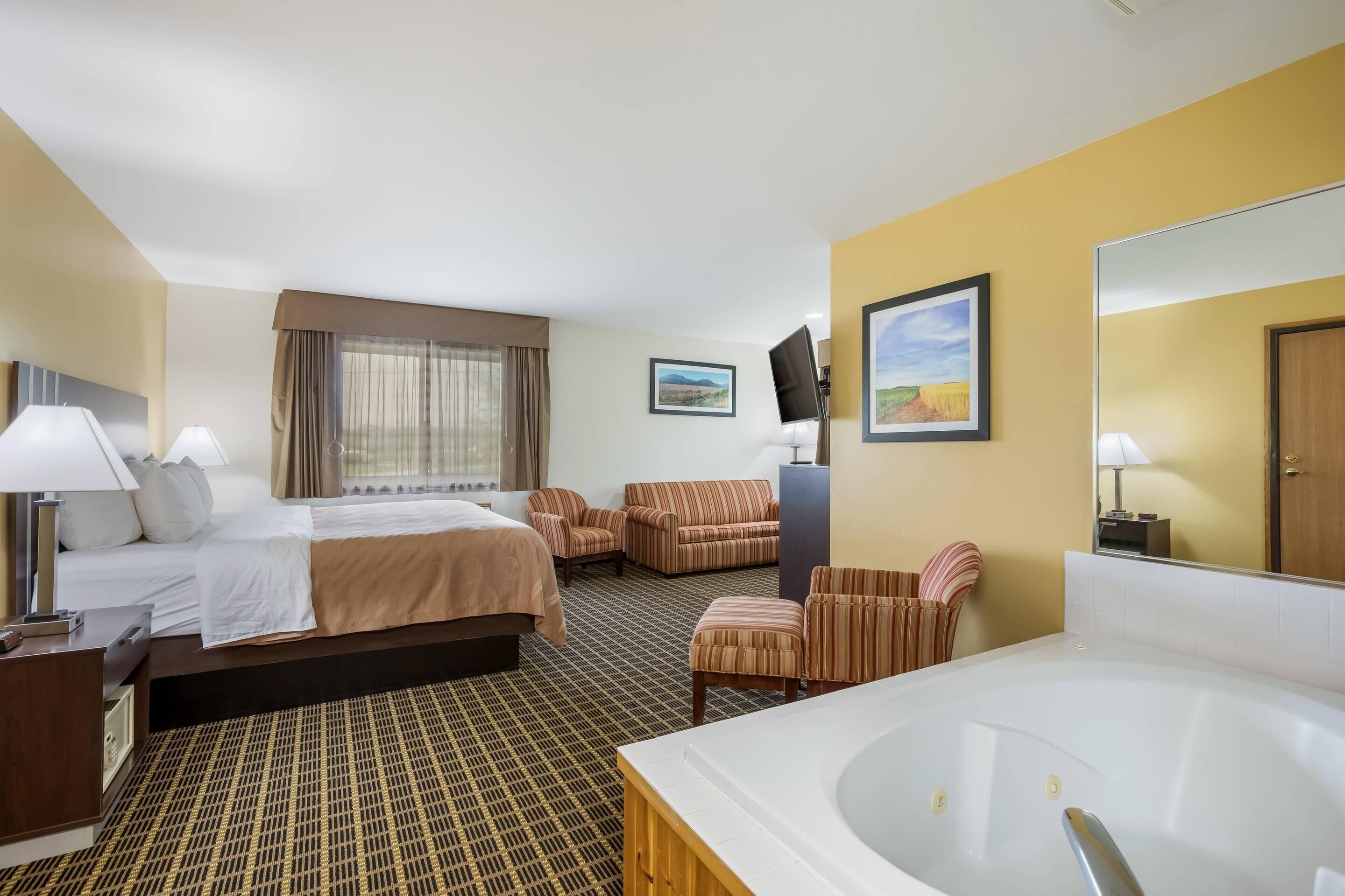 Premium bedding, in-room safe, desk, blackout drapes
