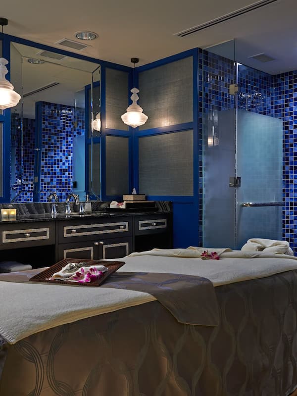 Couples treatment rooms, sauna, steam room, body treatments