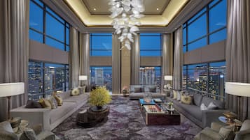 Royal-Suite, Mehrere Betten | 1 Schlafzimmer, hochwertige Bettwaren, Daunenbettdecken, Minibar