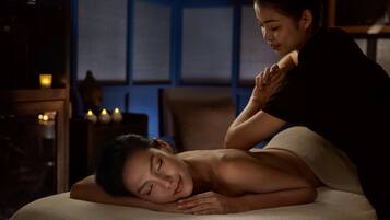 Couples treatment rooms, sauna, steam room, body treatments