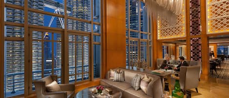 3 bares o lounges, bar de cocteles