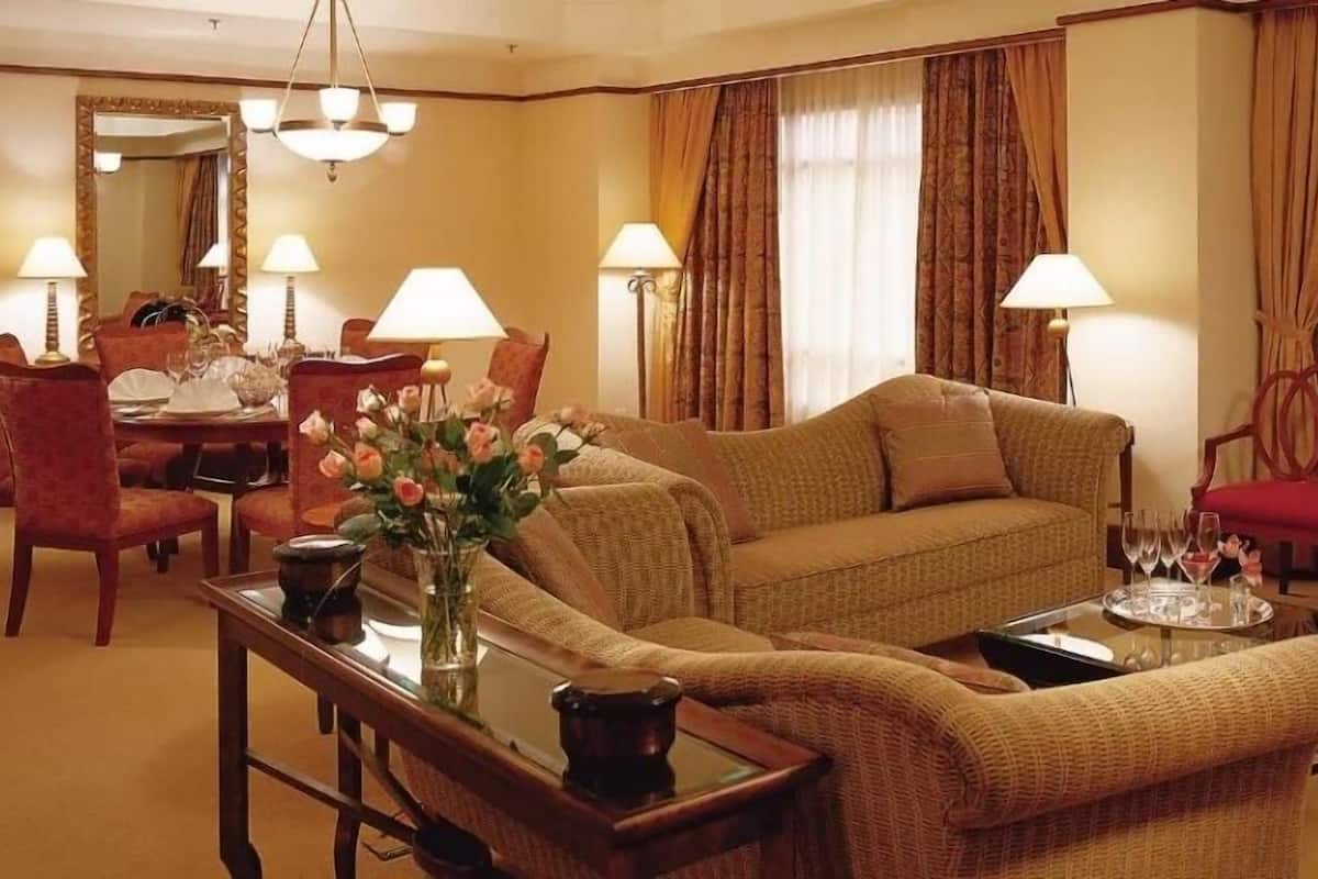 Living area | 49-inch flat-screen TV with satellite channels