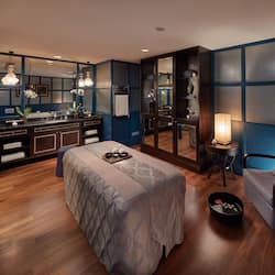 Couples treatment rooms, sauna, steam room, body treatments