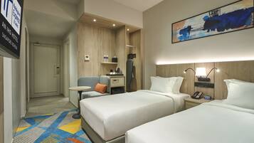 Minibar, in-room safe, soundproofing, free WiFi