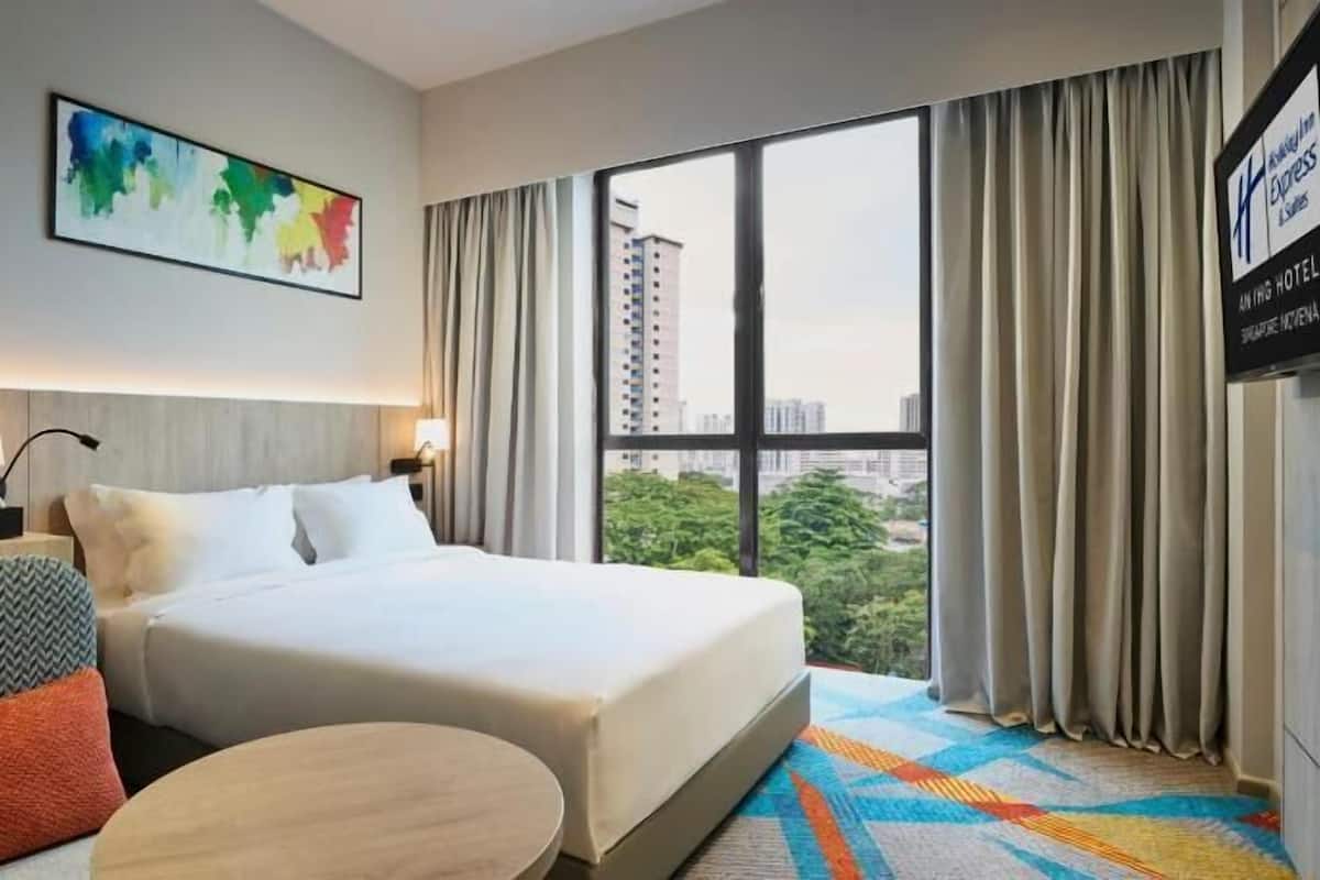 Minibar, in-room safe, soundproofing, free WiFi