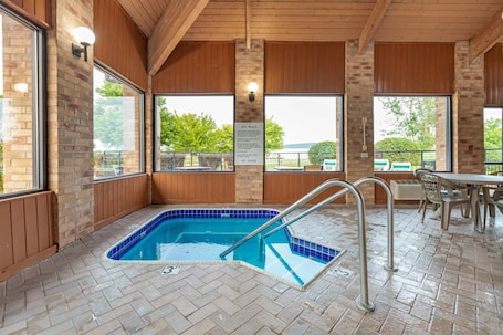 Indoor pool. Rodeway Inn Coopersville