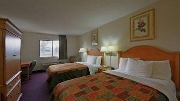 Zimmersafe, Schreibtisch, Verdunkelungsvorhänge, Bügeleisen/Bügelbrett