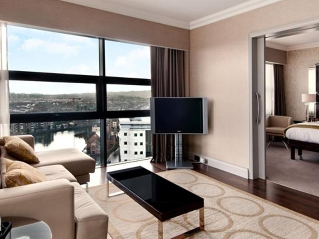 Premium bedding, in-room safe, desk, iron/ironing board
