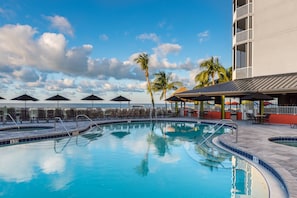 Outdoor pool, pool loungers