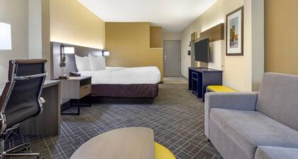 Comfort Suites Hanes Mall