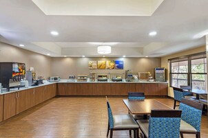 Desayuno buffet incluido todos los días 