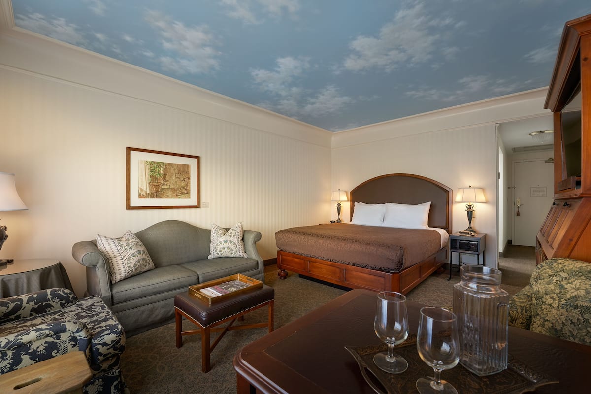 Standard Room, 1 King Bed with Sofa bed | Egyptian cotton sheets, premium bedding, in-room safe, desk