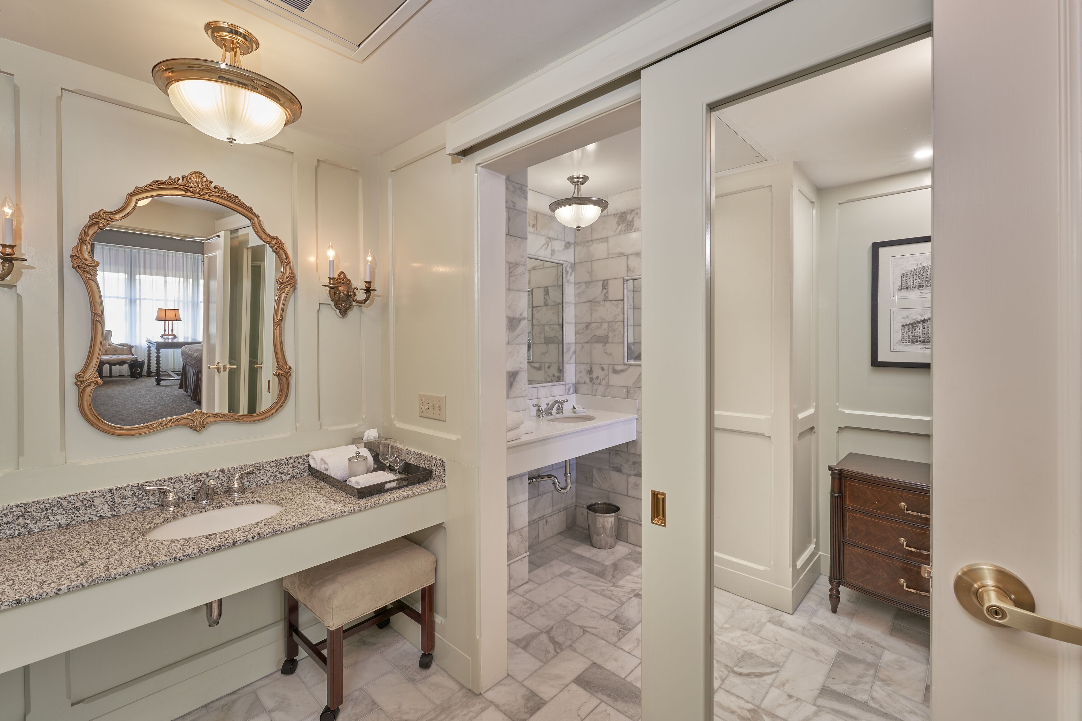 Signature Suite, 1 King Bed with Sofa bed, Corner (Magi Suite) | Bathroom | Separate bathtub and shower, deep-soaking bathtub, designer toiletries