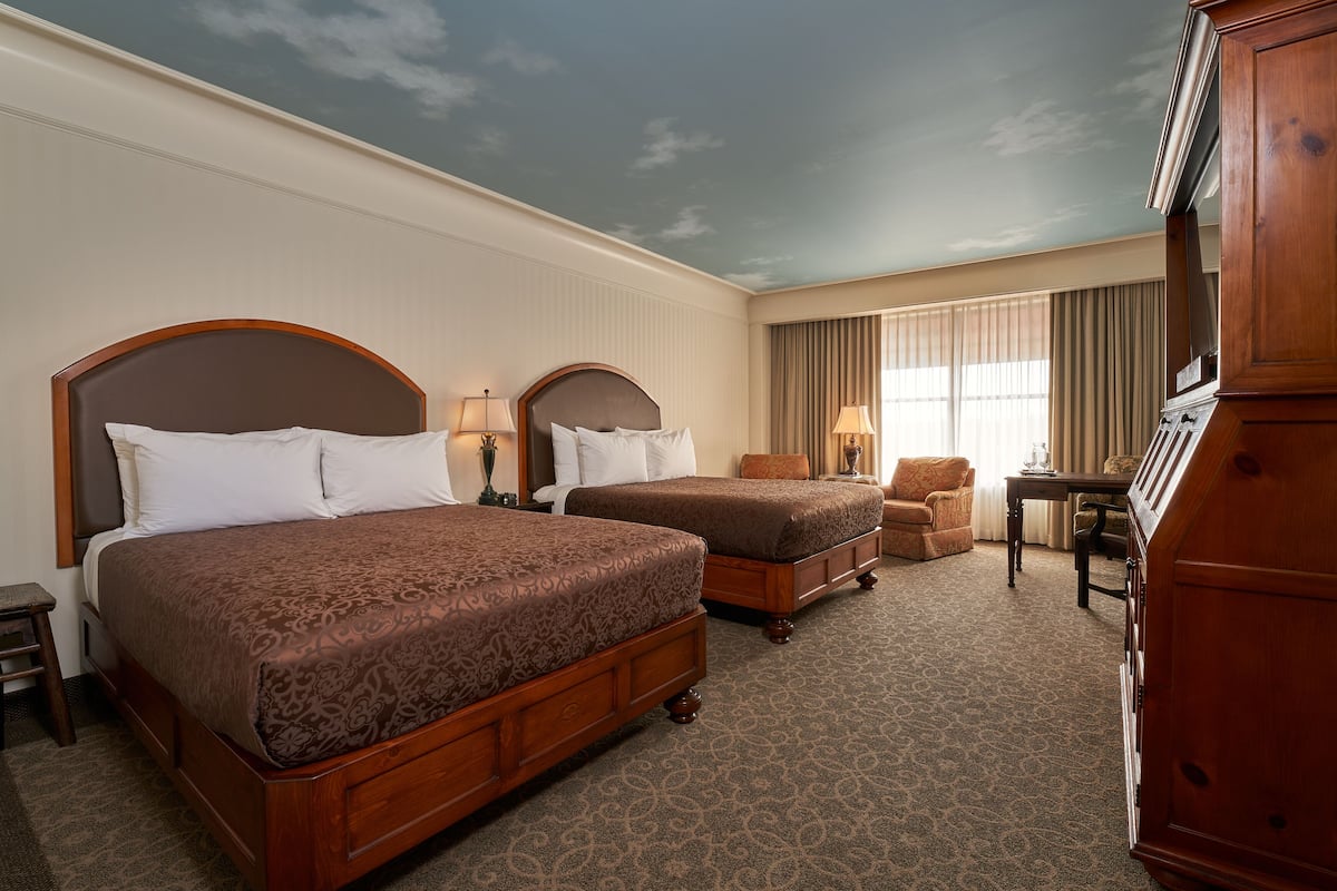 Standard Room, 2 Queen Beds | Egyptian cotton sheets, premium bedding, in-room safe, desk