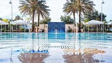 Outdoor pool, pool loungers
