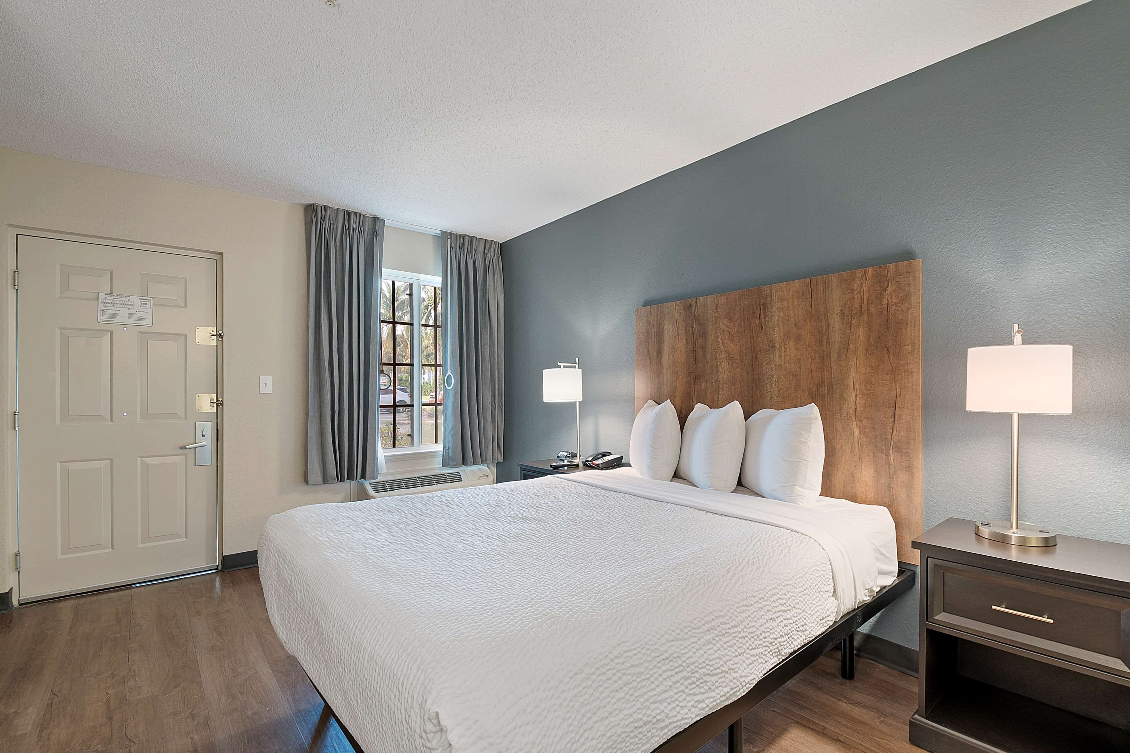 Photo - Extended Stay America Suites - Miami - Airport - Blue Lagoon