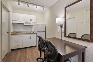 Studio, 1 Queen Bed, Non Smoking (Hearing Accessible) | Iron/ironing board, free WiFi, bed sheets - Extended Stay America Suites Miami Airport Blue Lagoon (Miami)