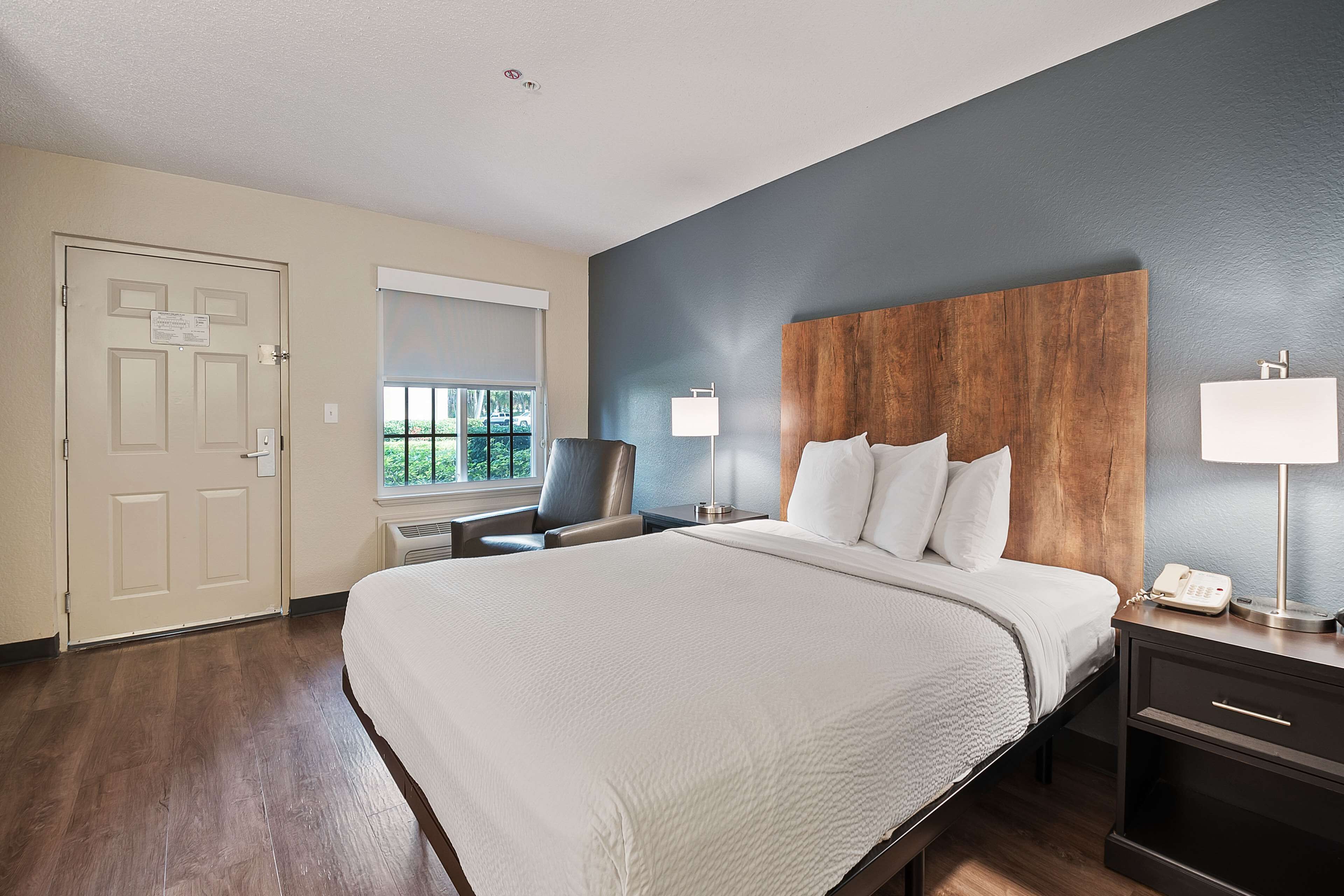 Photo - Extended Stay America Suites - Miami - Airport - Blue Lagoon