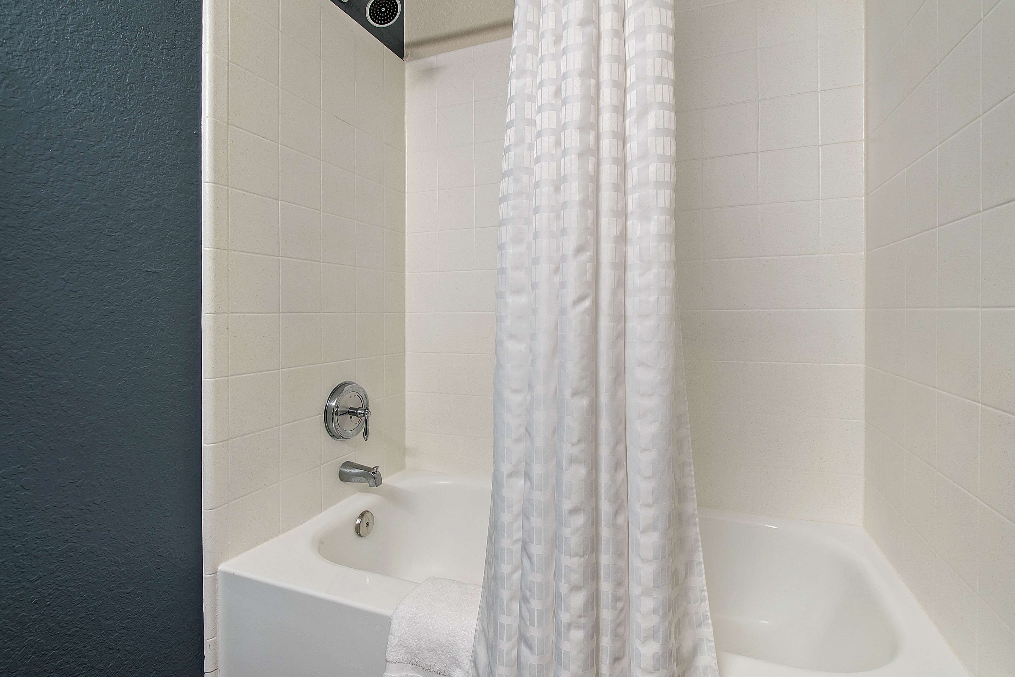 Photo - Extended Stay America Suites - Miami - Airport - Blue Lagoon