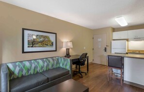 Deluxe Studio, 1 King Bed with Sofa bed, Non Smoking | Desk, iron/ironing board, free WiFi, bed sheets