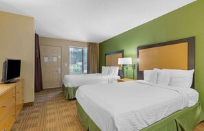 Estudio, 2 camas matrimoniales, para no fumadores | Escritorio, wifi gratis y ropa de cama 