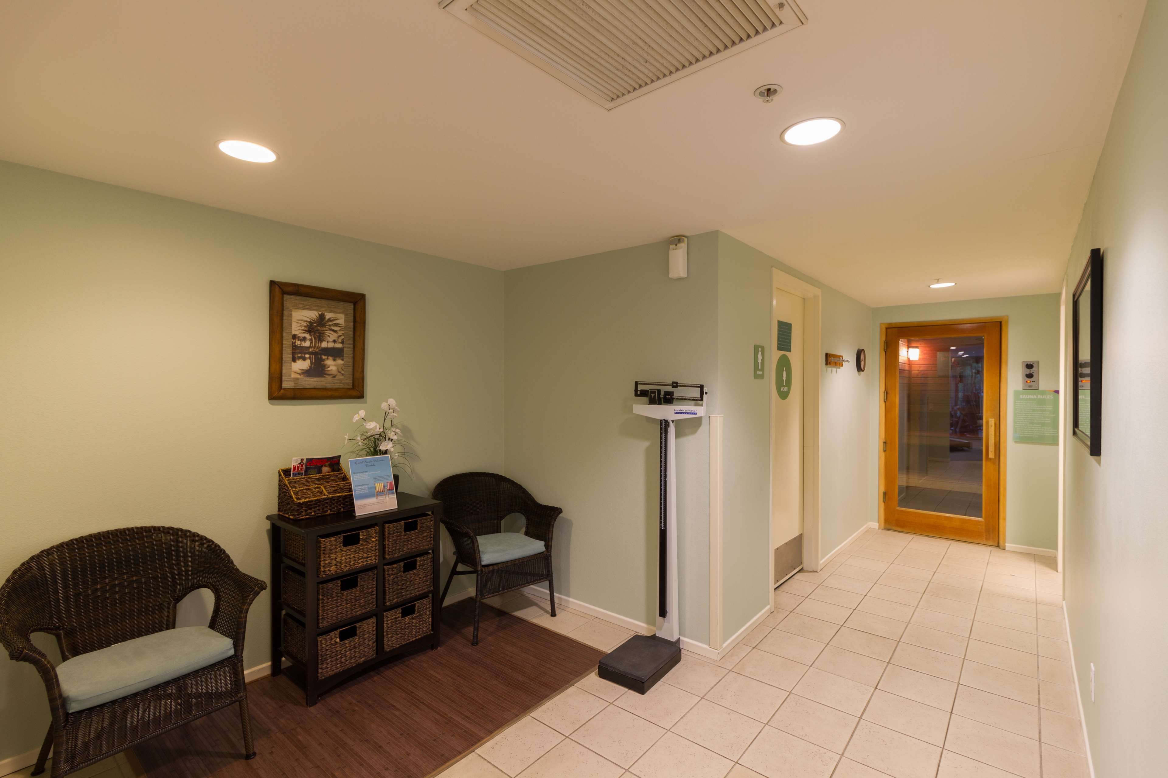 1 bedroom, in-room safe, iron/ironing board, rollaway beds