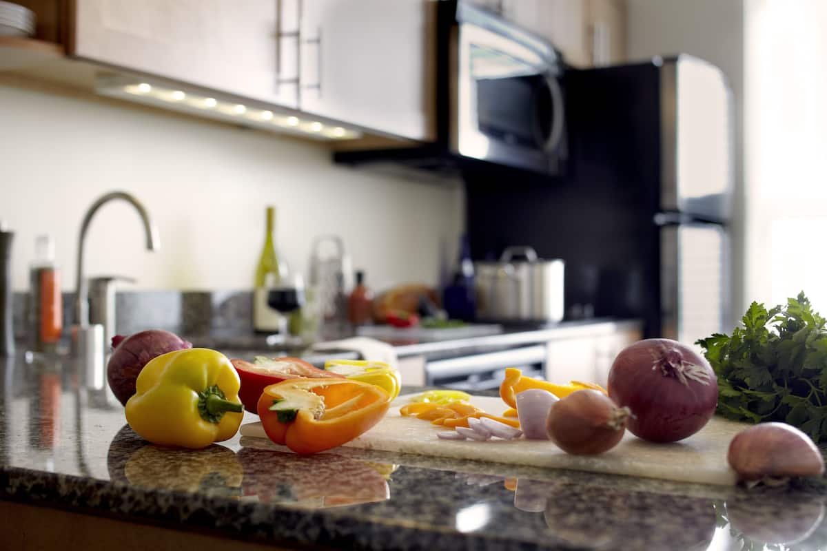 full-sized fridge, microwave, oven, stovetop
