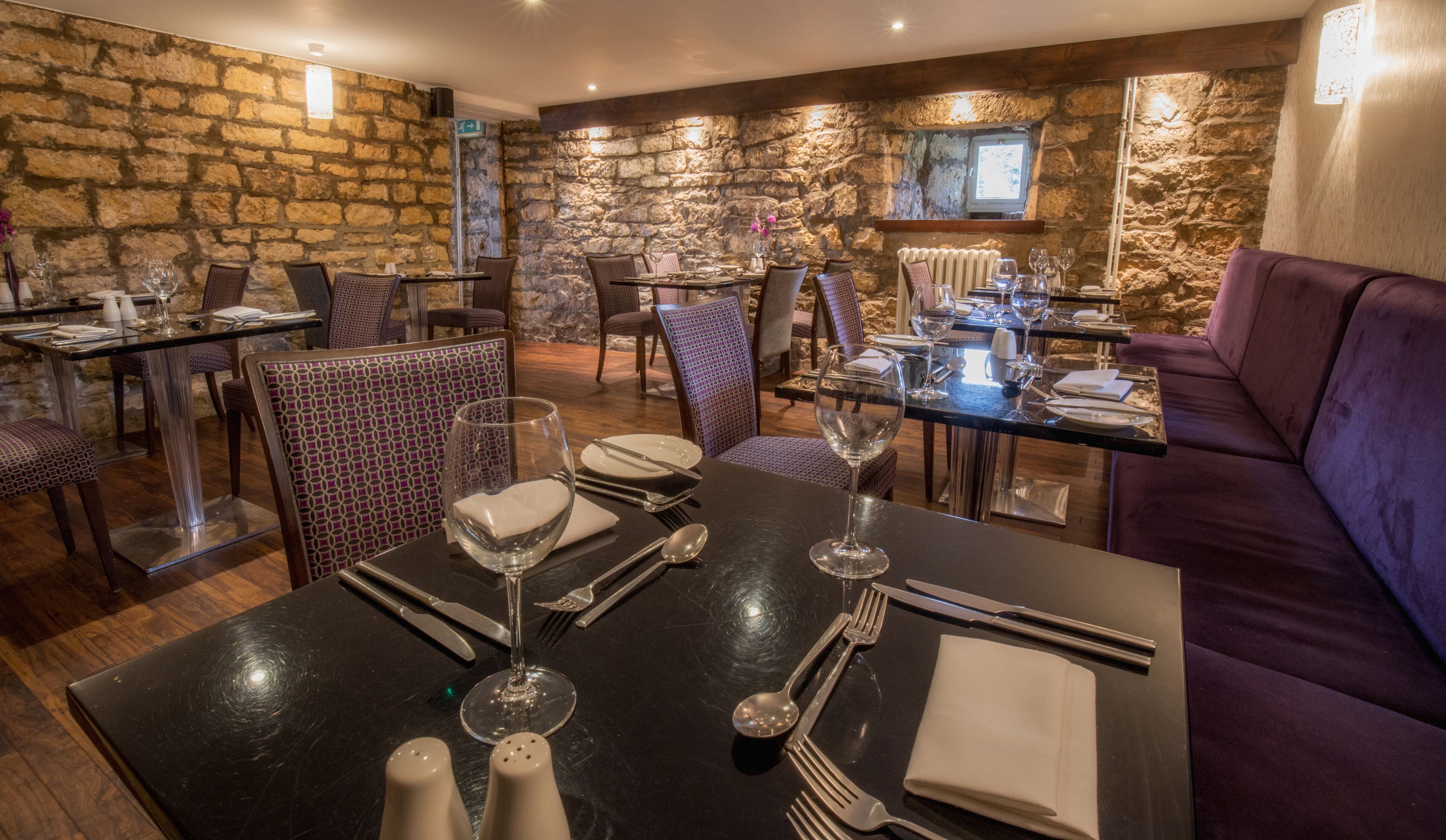 breakfast, lunch, dinner served; international cuisine