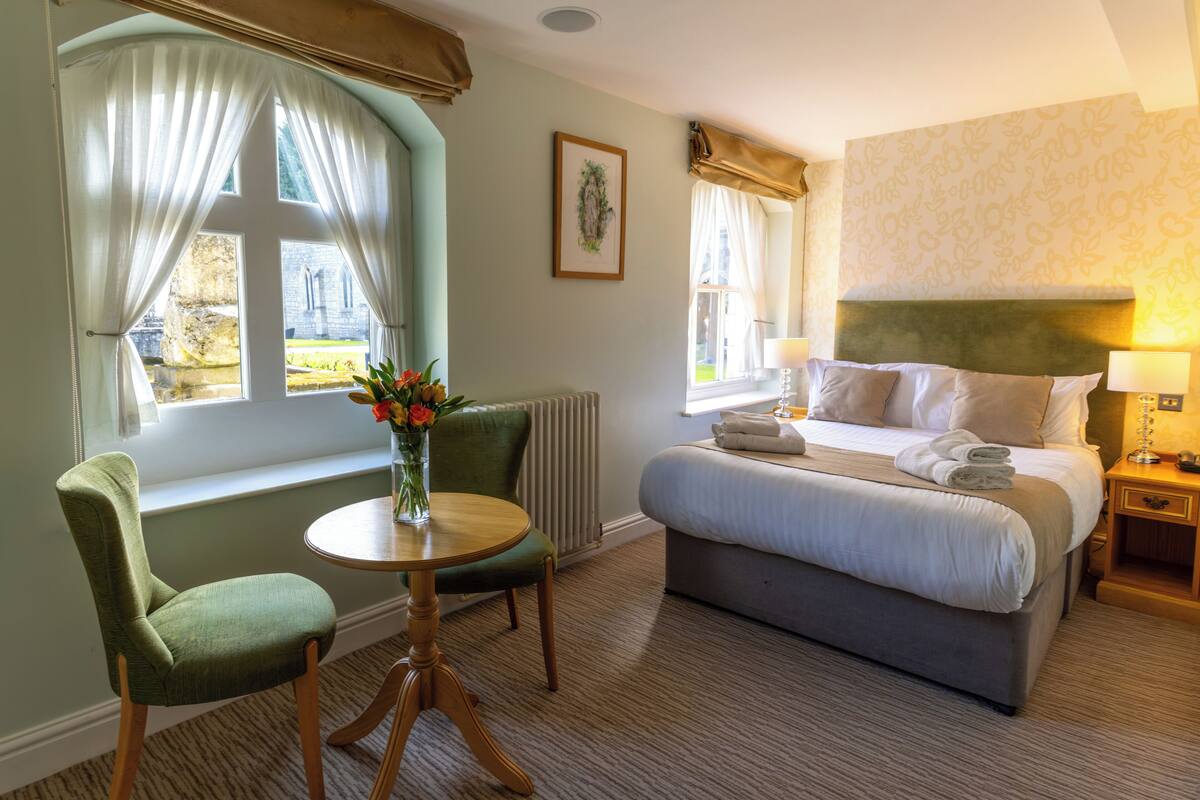 Standard Double Room | Desk, blackout drapes, iron/ironing board, WiFi (free)