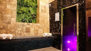 Salas para tratamentos a dois, sauna seca, sauna a vapor