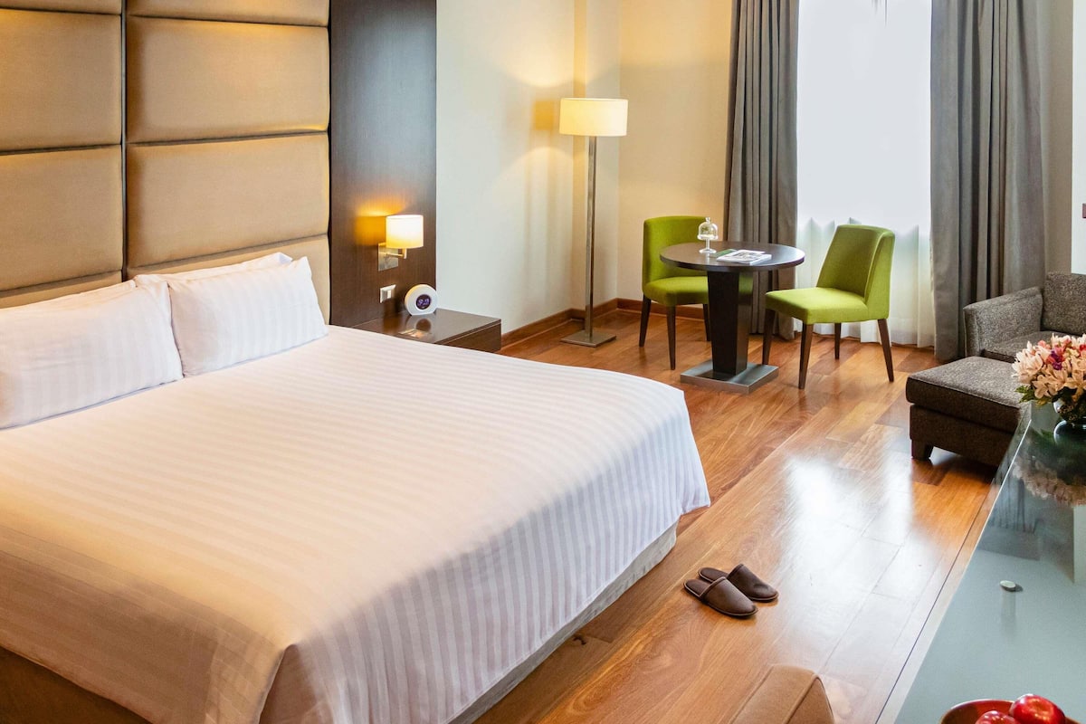 Chambre Supérieure, 1 très grand lit | Literie de qualité supérieure, surmatelas, minibar