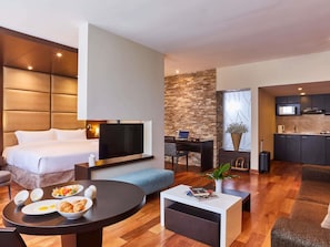 Ropa de cama de alta calidad, colchones con pillow-top y minibar