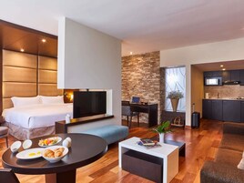 Ropa de cama de alta calidad, colchones con acolchado adicional, minibar