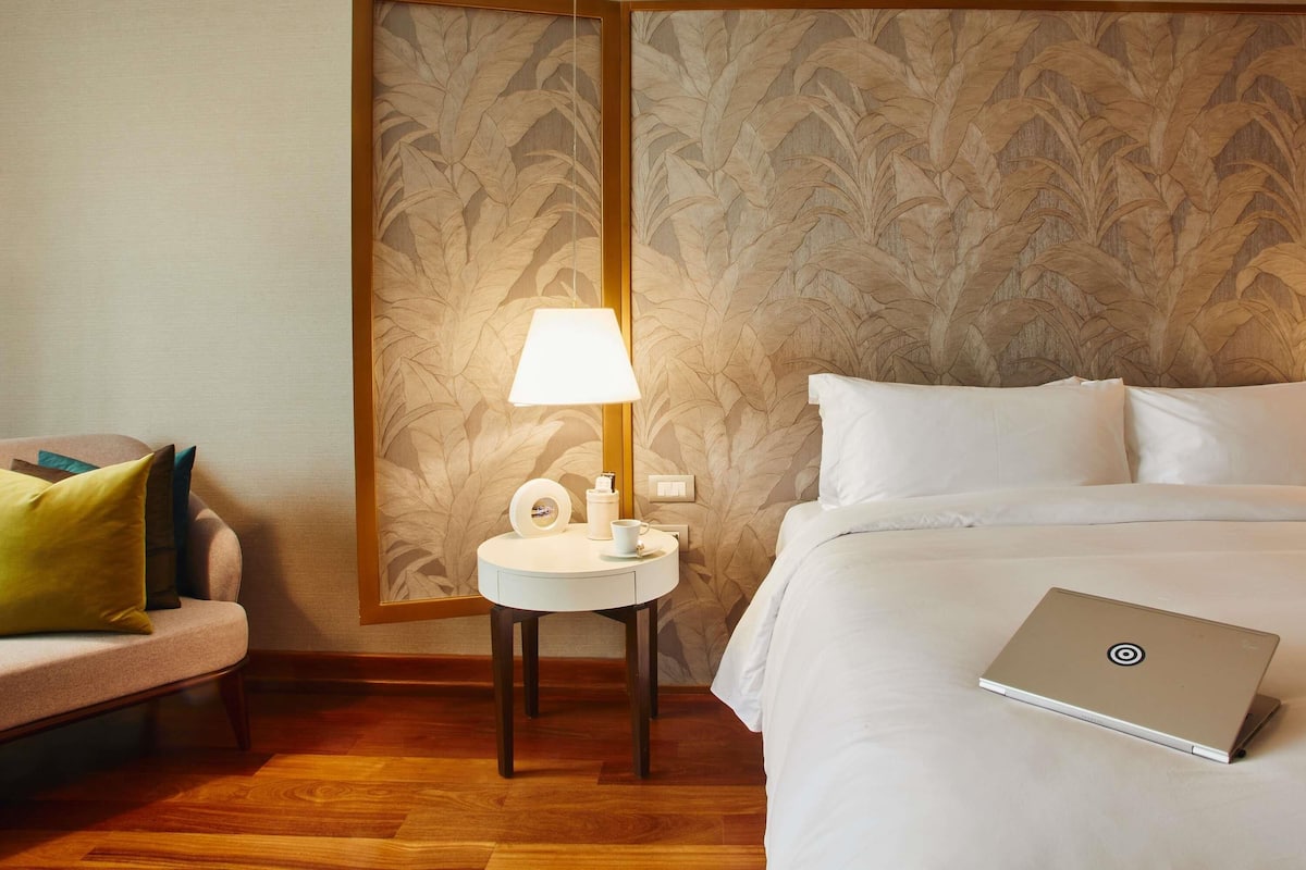 Habitación Deluxe, 1 cama King size | Ropa de cama de alta calidad, camas con pillow-top y minibar