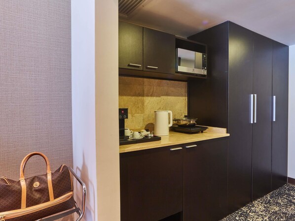 Superior Room, 1 King Bed | Premium bedding, pillowtop beds, minibar, in-room safe - Manto Hotel Lima - MGallery  Collection (Lima)