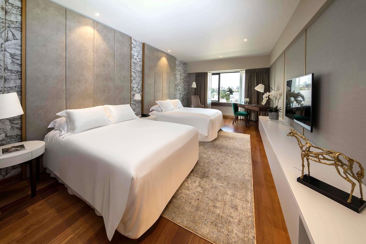 Deluxe Double Room, 2 Double Beds | Premium bedding, pillowtop beds, minibar, in-room safe