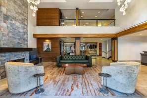 Lobby - The Newberry Hotel Bend, Tapestry Collection by Hilton (Bend)