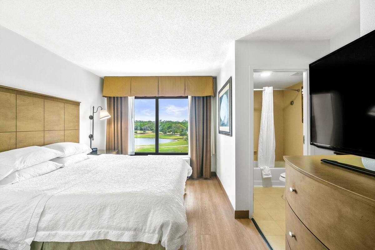 1 bedroom, in-room safe, iron/ironing board, free wifi