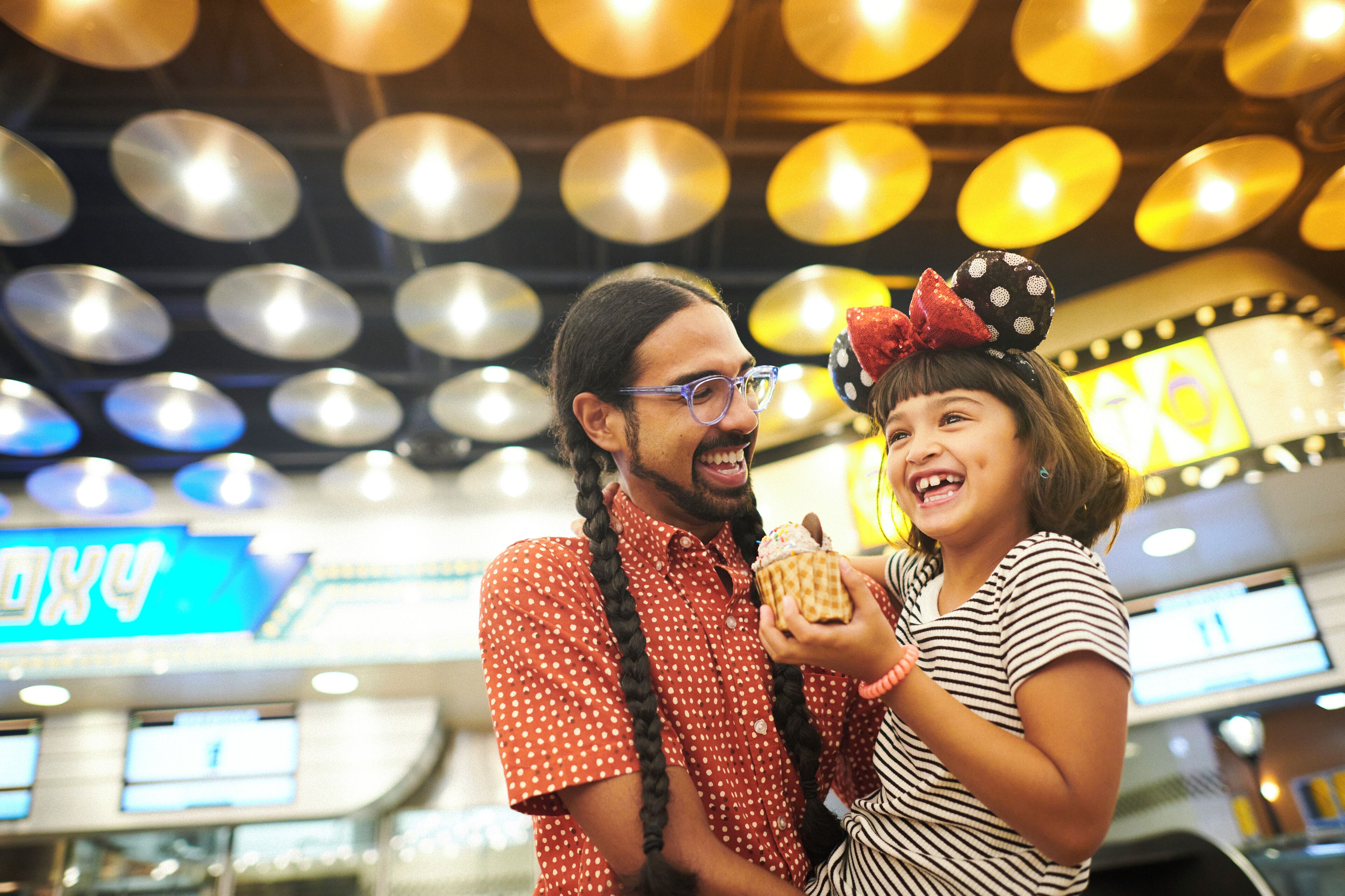 breakfast, lunch and dinner served