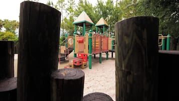 Children’s play area – outdoor